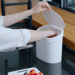 Basurero con Tapa Basic 2,5 Litros Negro Coza®